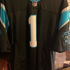 I’m selling a Cam newton jersey. He is back with the panthers!!